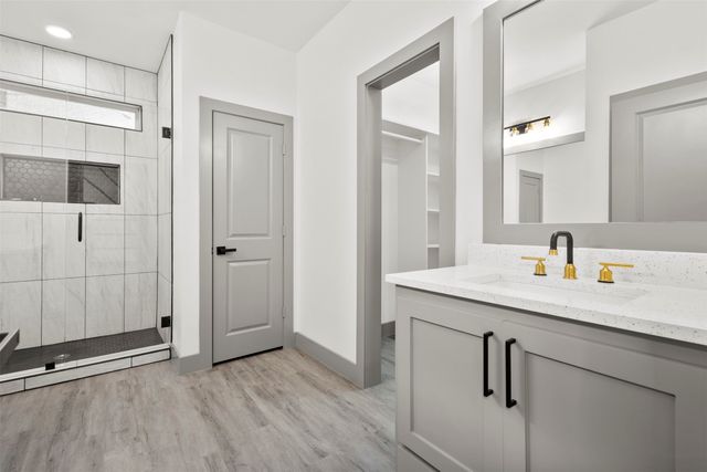 715 Ezekial Avenue, Dallas, TX 75217