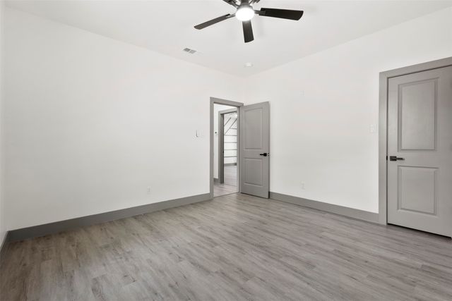 715 Ezekial Avenue, Dallas, TX 75217