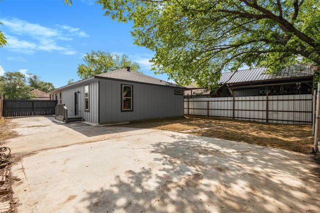 715 Ezekial Avenue, Dallas, TX 75217