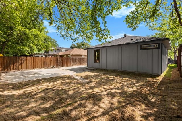 715 Ezekial Avenue, Dallas, TX 75217