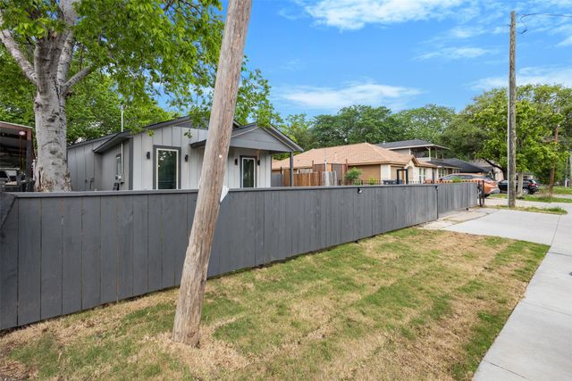 715 Ezekial Avenue, Dallas, TX 75217