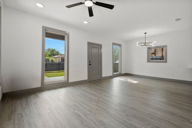 715 Ezekial Avenue, Dallas, TX 75217