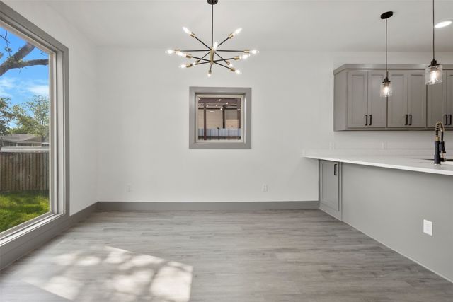 715 Ezekial Avenue, Dallas, TX 75217