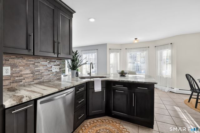 27 April Way, Bloomfield, CT 06002