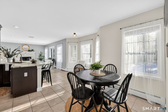 27 April Way, Bloomfield, CT 06002