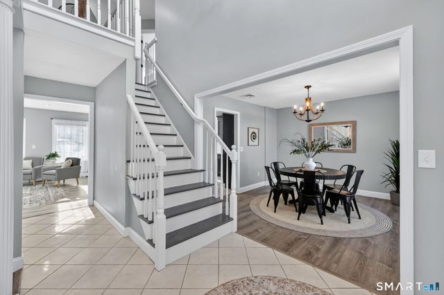 27 April Way, Bloomfield, CT 06002