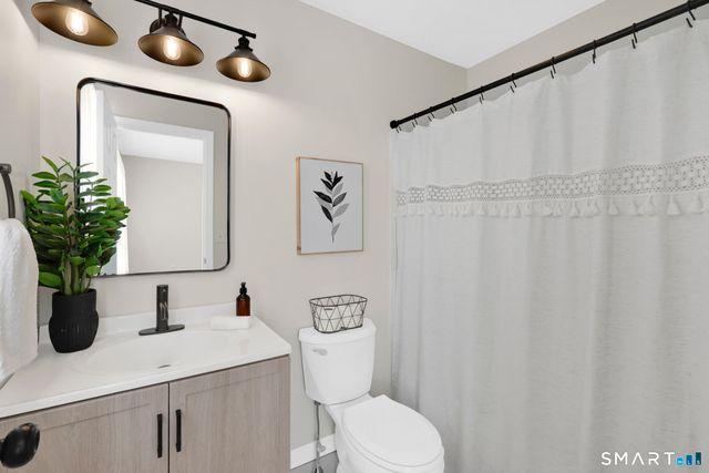 27 April Way, Bloomfield, CT 06002