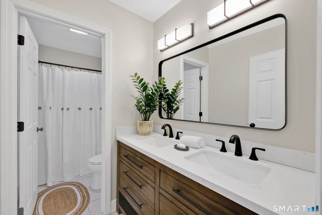 27 April Way, Bloomfield, CT 06002