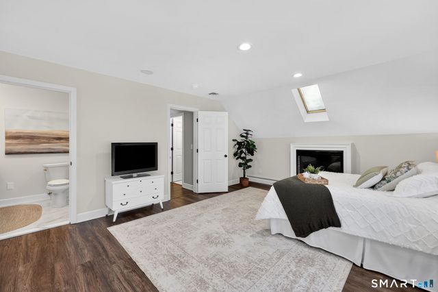 27 April Way, Bloomfield, CT 06002