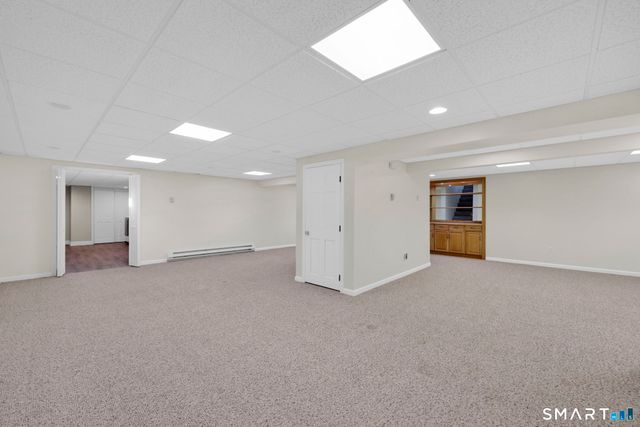 27 April Way, Bloomfield, CT 06002