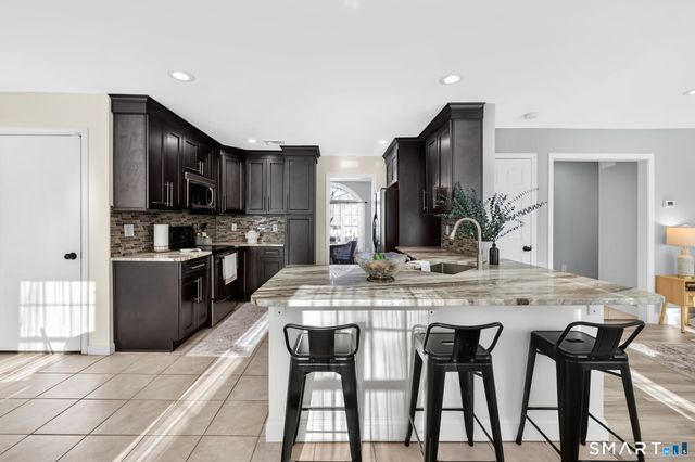 27 April Way, Bloomfield, CT 06002