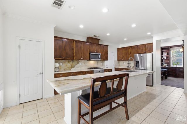 13502 Tuscany Villas Drive, Bakersfield, CA 93306