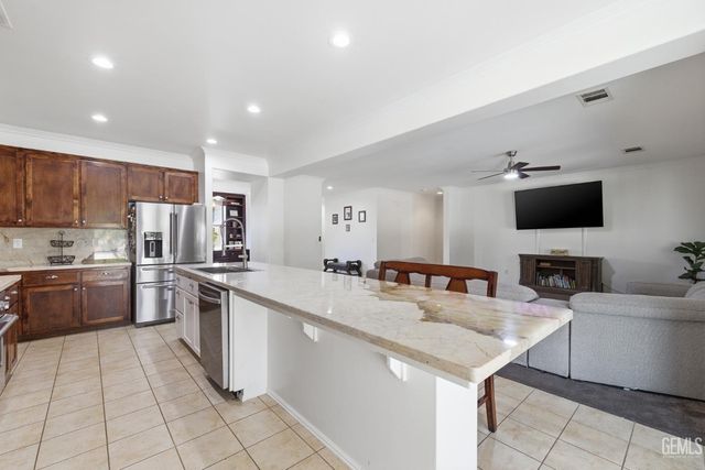 13502 Tuscany Villas Drive, Bakersfield, CA 93306
