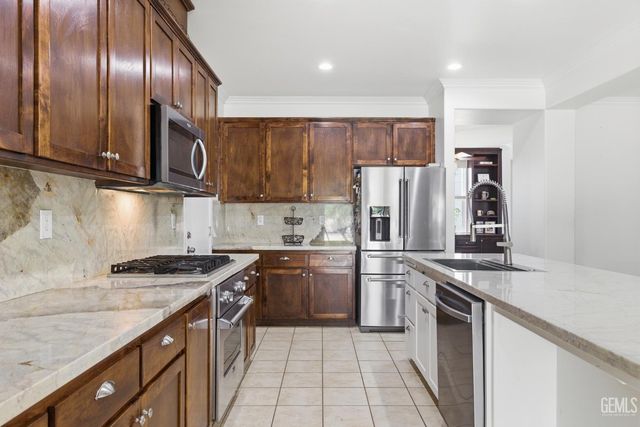 13502 Tuscany Villas Drive, Bakersfield, CA 93306