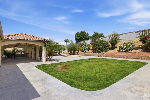 13502 Tuscany Villas Drive, Bakersfield, CA 93306