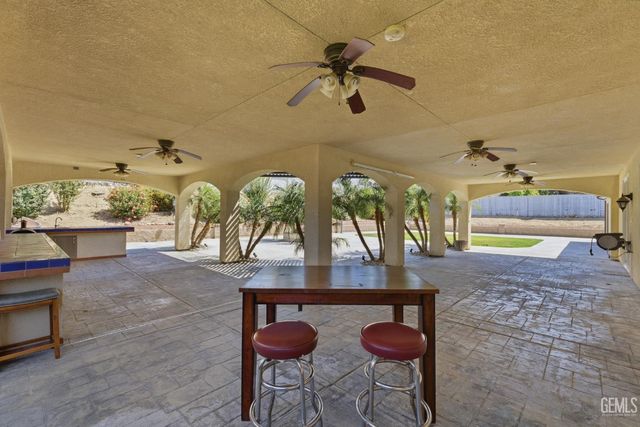 13502 Tuscany Villas Drive, Bakersfield, CA 93306