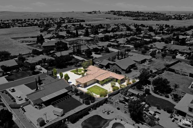 13502 Tuscany Villas Drive, Bakersfield, CA 93306