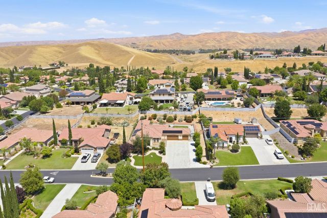 13502 Tuscany Villas Drive, Bakersfield, CA 93306