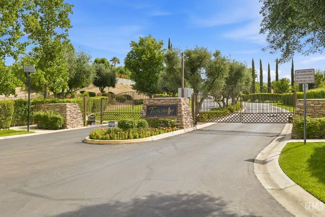 13502 Tuscany Villas Drive, Bakersfield, CA 93306