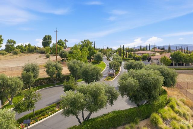 13502 Tuscany Villas Drive, Bakersfield, CA 93306