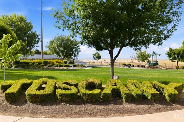 13502 Tuscany Villas Drive, Bakersfield, CA 93306