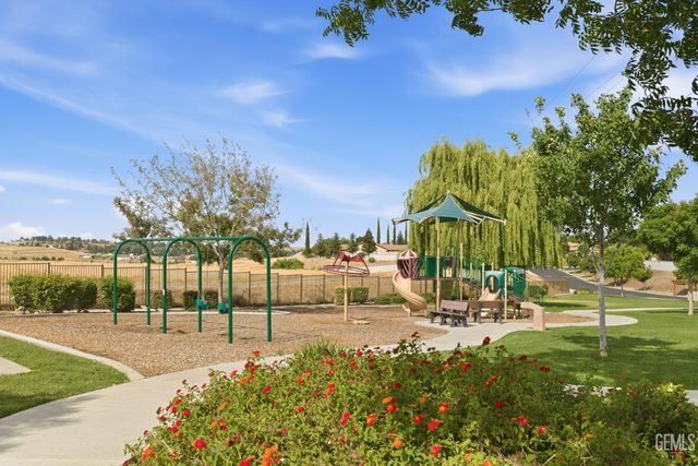 13502 Tuscany Villas Drive, Bakersfield, CA 93306