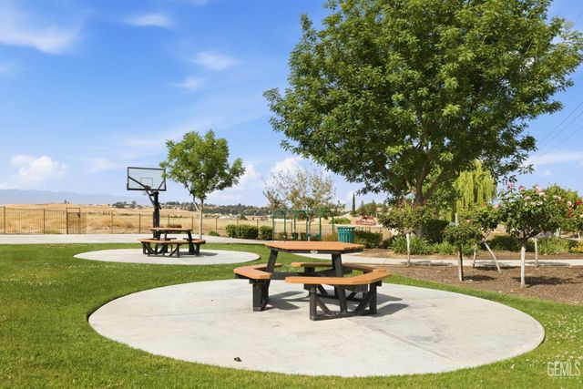 13502 Tuscany Villas Drive, Bakersfield, CA 93306