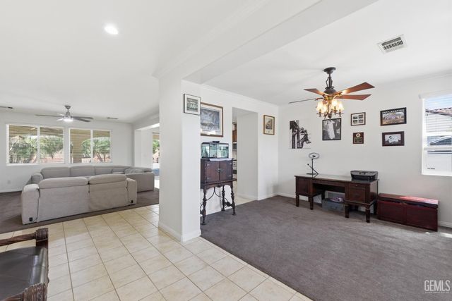 13502 Tuscany Villas Drive, Bakersfield, CA 93306
