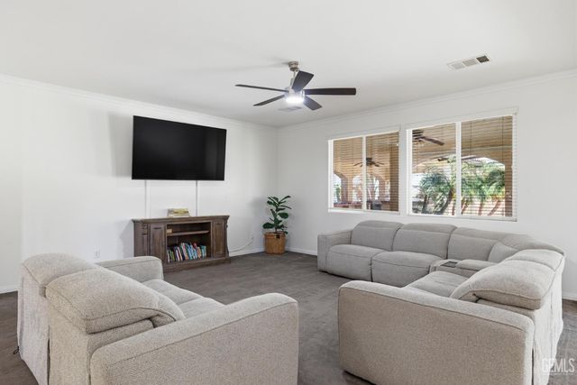 13502 Tuscany Villas Drive, Bakersfield, CA 93306