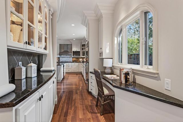 941 Berry Avenue, Los Altos, CA 94024