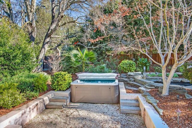 941 Berry Avenue, Los Altos, CA 94024