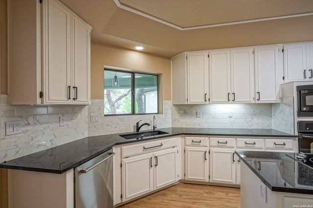 3411 Wellsprings Dr, San Antonio, TX 78230