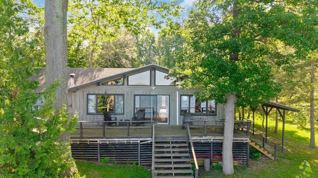 14 Macomber Point, Alburgh, VT 05440