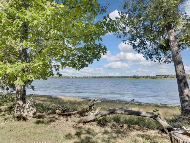14 Macomber Point, Alburgh, VT 05440