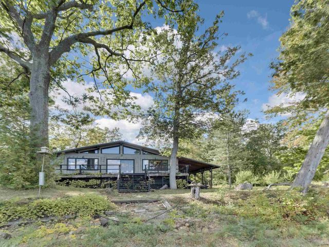 14 Macomber Point, Alburgh, VT 05440