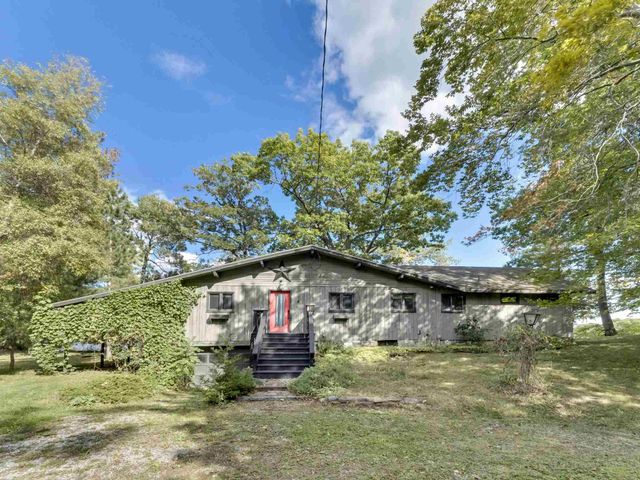 14 Macomber Point, Alburgh, VT 05440