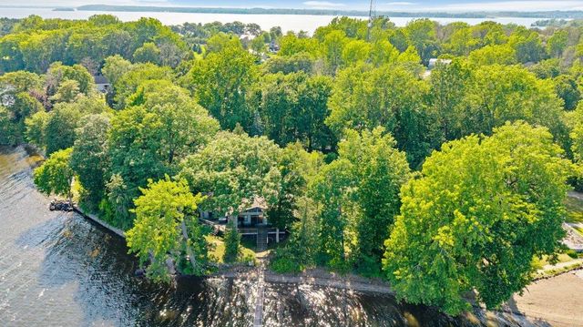 14 Macomber Point, Alburgh, VT 05440
