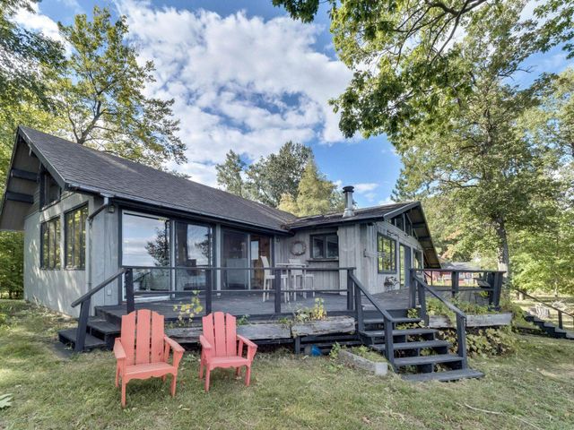 14 Macomber Point, Alburgh, VT 05440