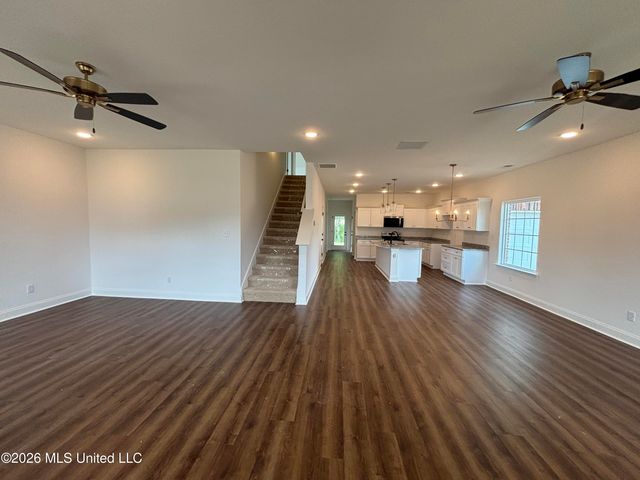 7221 Hickory Hollow Road, Walls, MS 38680