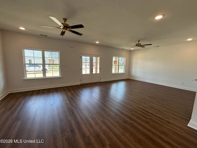 7221 Hickory Hollow Road, Walls, MS 38680