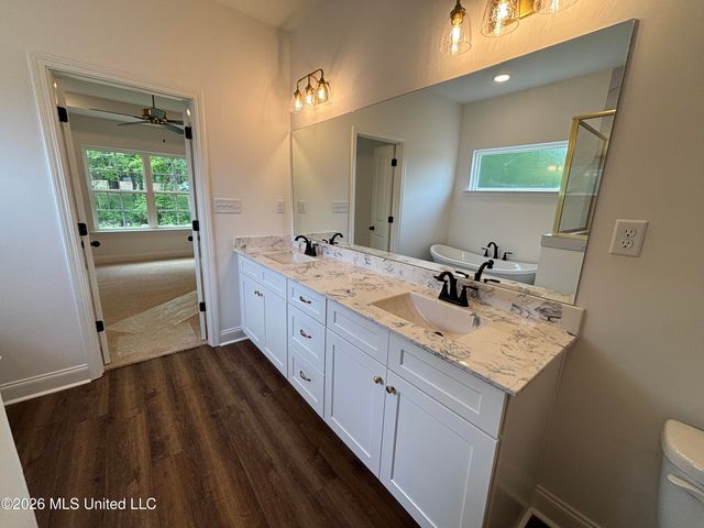 7221 Hickory Hollow Road, Walls, MS 38680