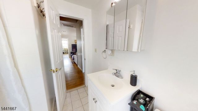 408 Forest St, Kearny Town, NJ 07032