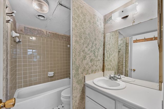 8071 Meadow Road 219, Dallas, TX 75231