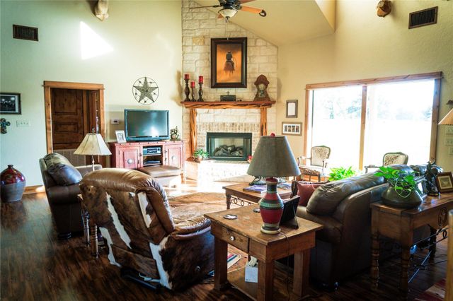 298 CR 346 RD, Milano, TX 76556