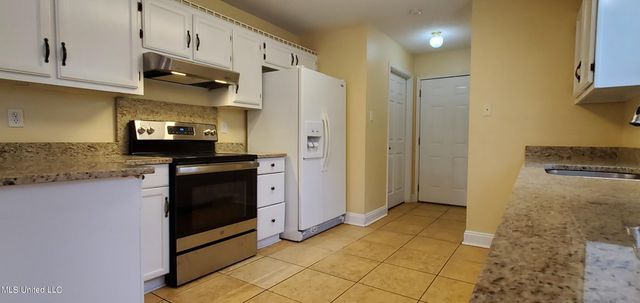 1711 S 2nd Street, Ocean Springs, MS 39564