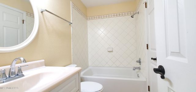 1711 S 2nd Street, Ocean Springs, MS 39564