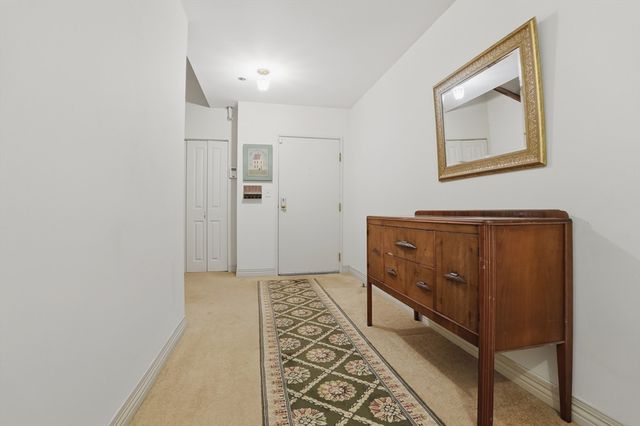 235 State St 502, Springfield, MA 01103