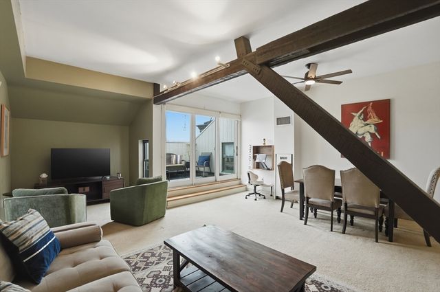 235 State St 502, Springfield, MA 01103