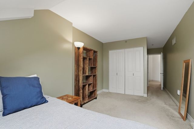 235 State St 502, Springfield, MA 01103