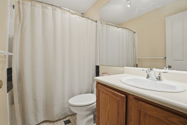 235 State St 502, Springfield, MA 01103